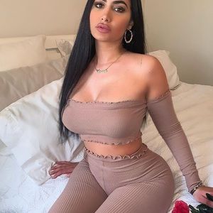 Fashion Nova ‘Totally Ribbed Set’ taupe